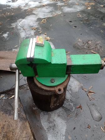 Тиски слесарные