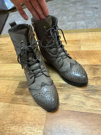 Продам осенние сапоги