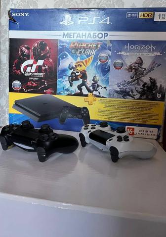 PS 4 , 1 tb памяти 2 дджойстика