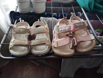 Продам детские сандали