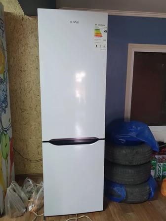 Холодильник artel 262 литра класс А почти новый мало пользовались