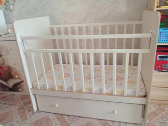 Продам детскую кроватку