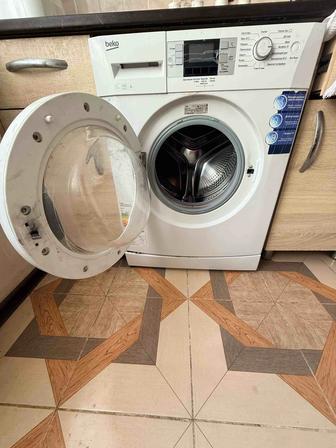 Продам стиральную машину на запчасти.
