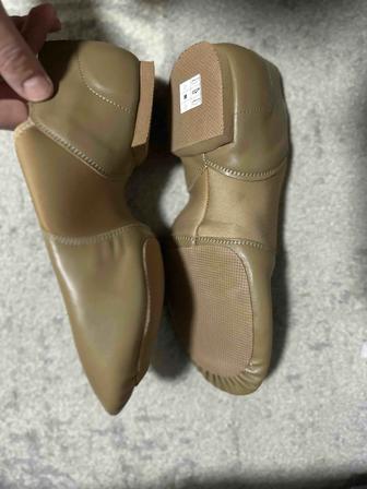 Женские балетные туфли, пуанты