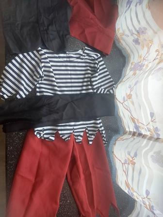 Продам костюмы детские новогодние