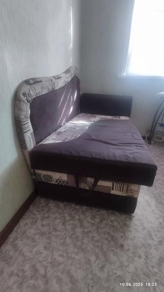 Диванчик
