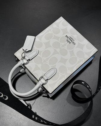 Сумка от Coach