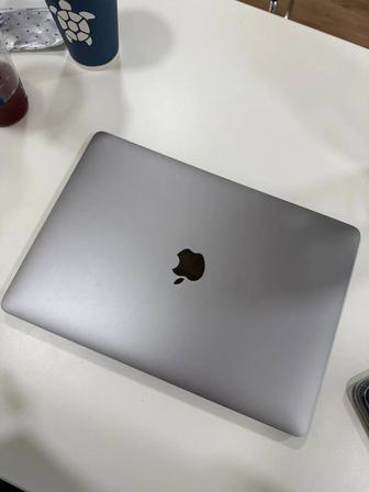 Продам ноутбук MacBook Pro 13 2020