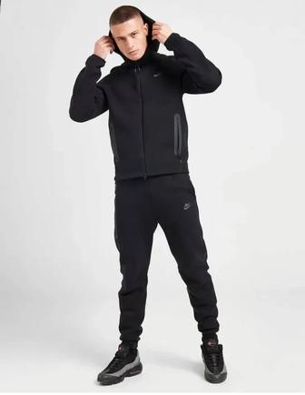 Nike Tech Fleece