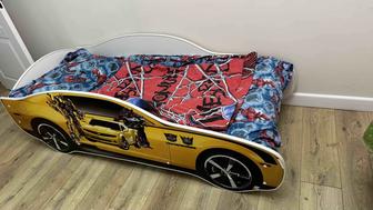 Продам детскую кровать машинку