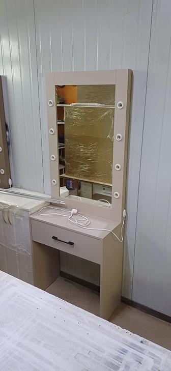 Визажные зеркала