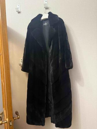 Шуба на продажу