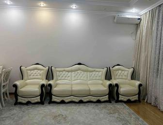 продам королевский диван в хорошем состоянии