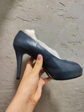 Продаются босоножки Nine West