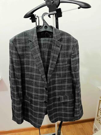 Umberto Garina ерлерге арналған классикалық костюм-двойка сатылады