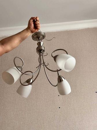 Продам люстру