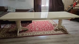 Стол со стульями