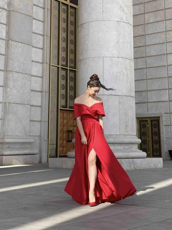 Красное вечернее платье