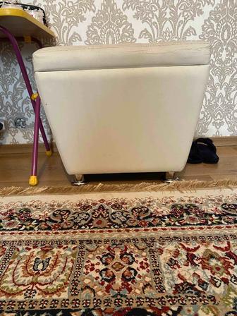 Продам пуфики два