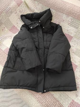 Зимняя куртка с капюшоном