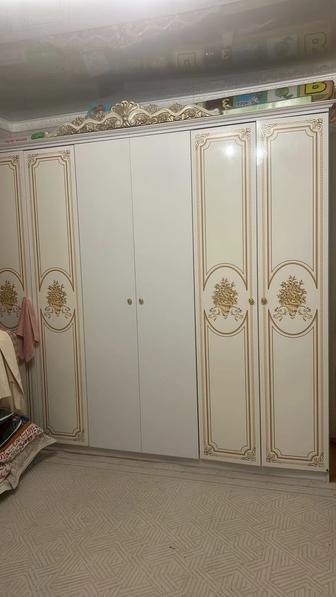 Продам спальный гарнитур