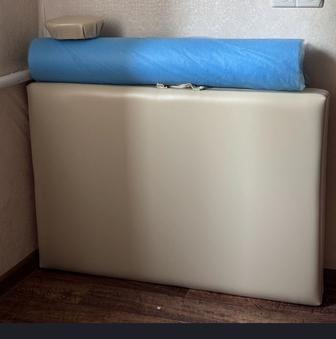Продам кушетку новая