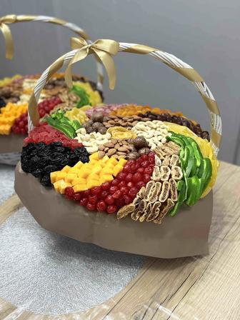 Кудалык корзина из сухофруктов