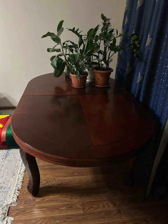 Деревянный стол