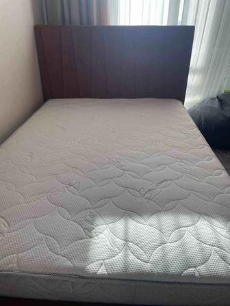 Продам кровать б/у. В идеальном состояний. Матрас после химчистки.