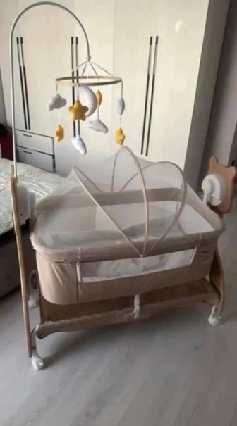 Кровать новорождённых