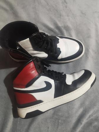 Обувь б/у Джорданы в хорошем состоянии
