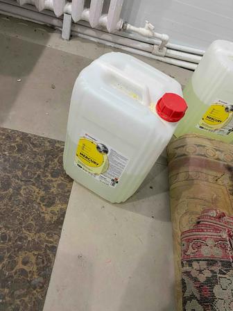 Продам б/у канистры 20л