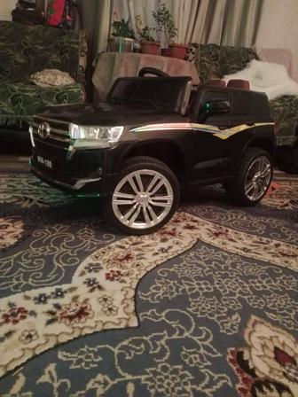 Продам детскую машинку в отличном состоянии