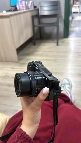 Камера Sony ZVE 10