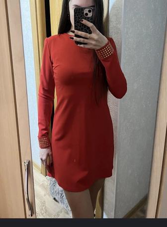 Продам красное платье