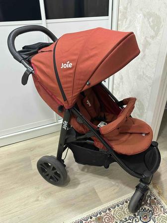 Продам детскую коляску Joie