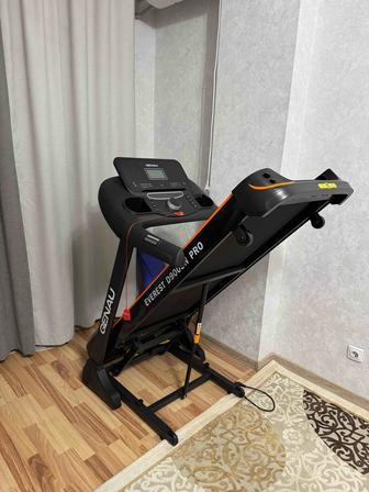 Продается беговая дорожка GENAU EVEREST D1000S PRO