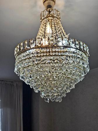 Продам люстру срочно за 4000