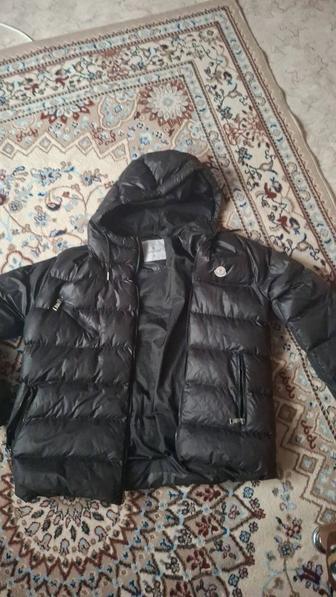 продам куртку moncler