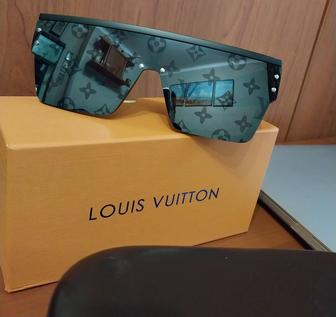 Солнцезащитные очки Louis Vuitton