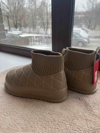 Продаю зимнюю обувь угги Ugg