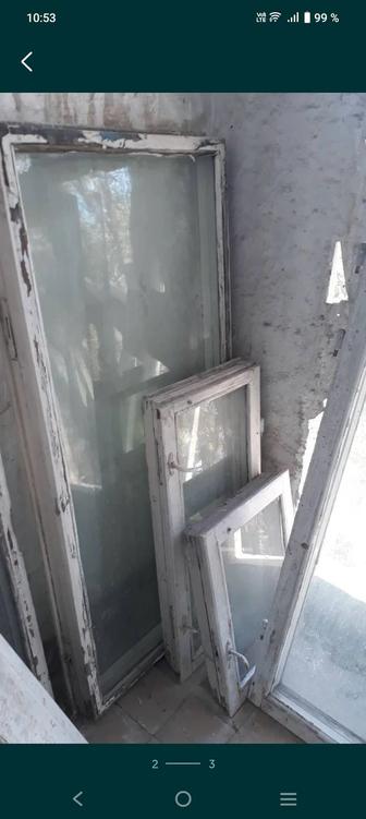 Окна двойные со стеклами и подоконниками 2 шт