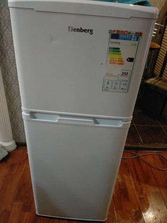 Продается б/у холодильник работает все отлично.