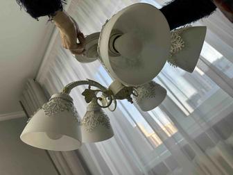 Продается люстра в классическом стиле