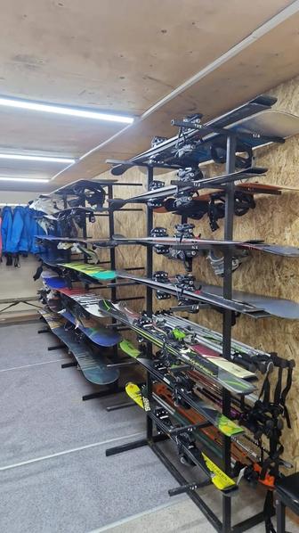 Прокат горнолыжных снаряжение сноуборд