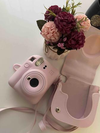 Фотокамера моментальной печати Fujifilm instax mini 12 розовый