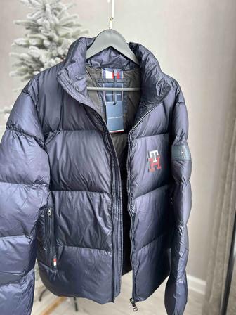 Продам зимнюю куртку Tommy Hilfiger