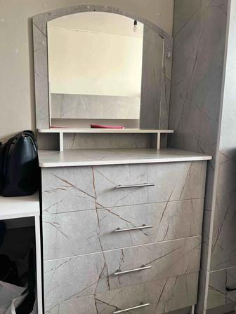 Шкаф с зеркалом