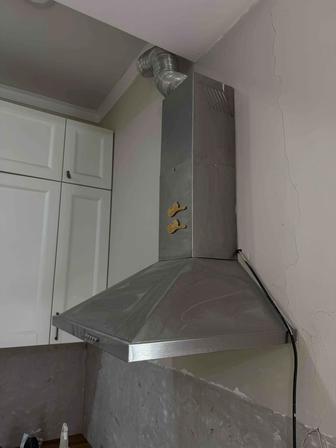 Продам вытяжку 60 см