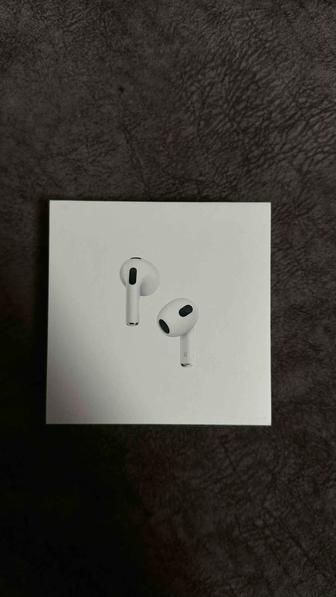 Новый Apple AirPods 3 with Lightning белый, коробка не вскрывалась.Оригинал